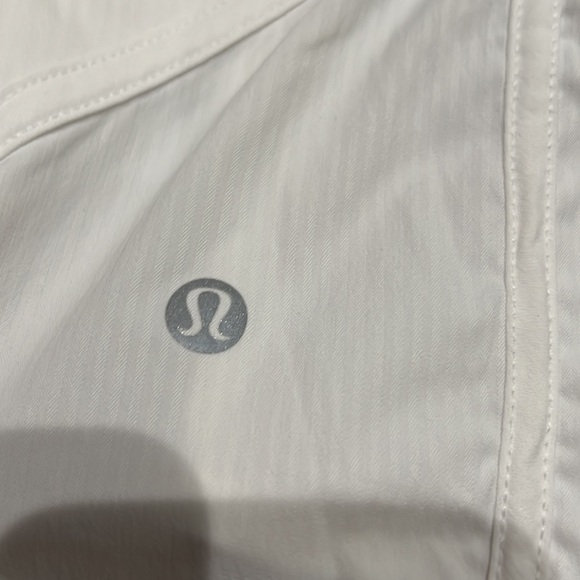NWOT Lululemon tracker lined shorts 4” size 8 white - Picture 6 of 7